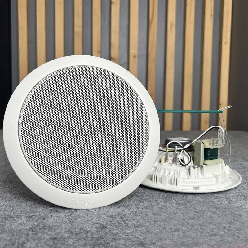 Loa TOA PC-658R có thiết kế mỏng và gọn gàng