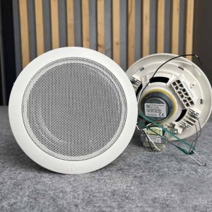 Mặt trước và sau loa âm trần giá rẻ TOA PC-648R