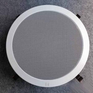 TOA PC-2869 mặt loa được làm bằng lưới kim loại cao cấp